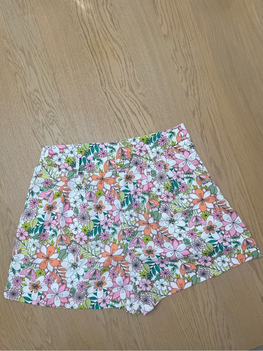 NWOT-CeCe White Floral High-Waist Shorts with Pink, Orange & Green